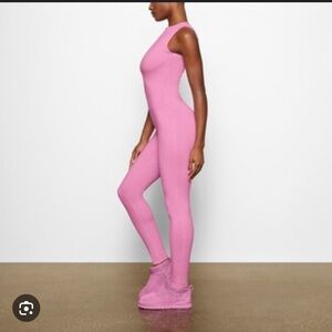 Skims Outdoor Basics Crew Neck Sleevelesss Jumpsuit Onesie In Bubblegum Pink 3x